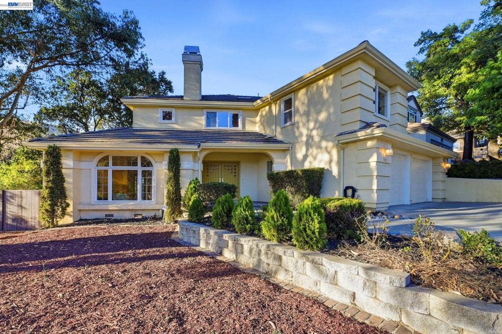 1002 Canyon Creek Ter., Fremont, CA 94536-1800