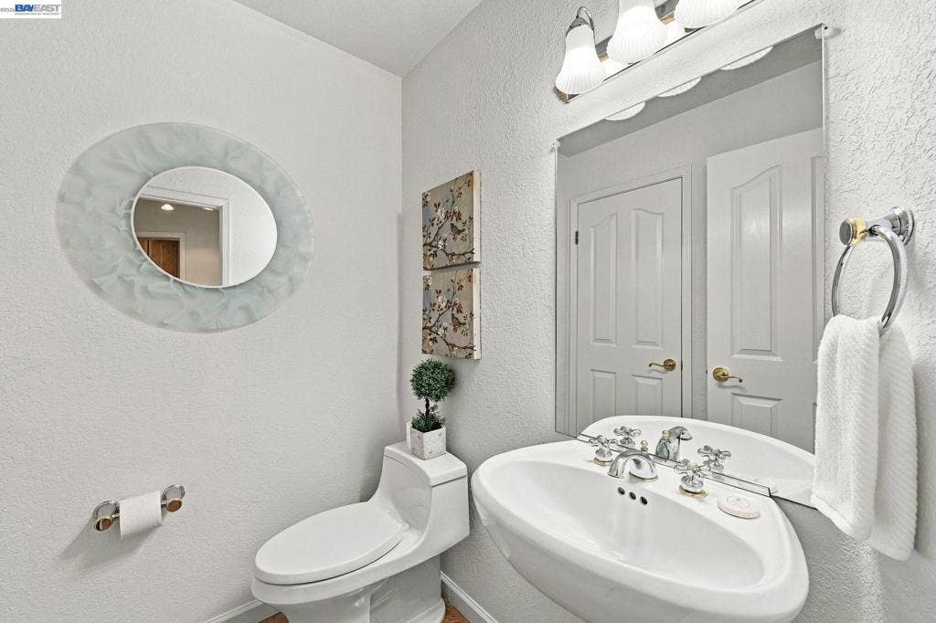 1002 Canyon Creek Ter., Fremont, CA 94536-1800
