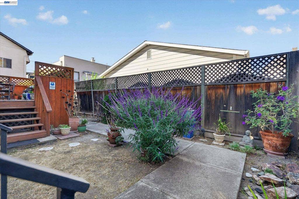 2205 San Antonio Ave, #F, Alameda, CA 94501 2205 San Antonio Ave, #F, Alameda, CA 94501