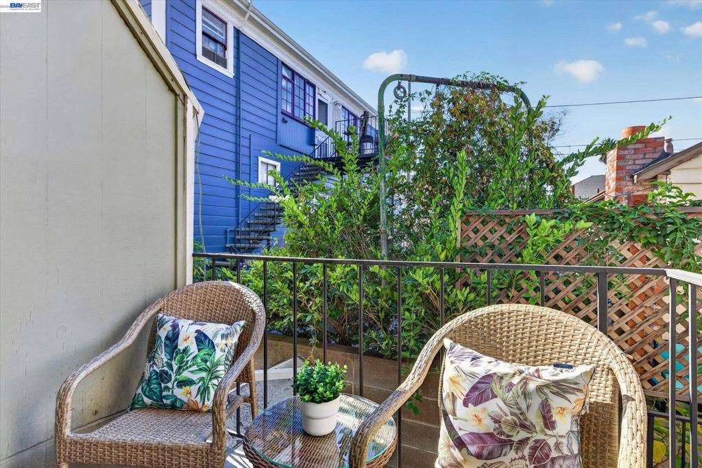 2205 San Antonio Ave, #F, Alameda, CA 94501 2205 San Antonio Ave, #F, Alameda, CA 94501