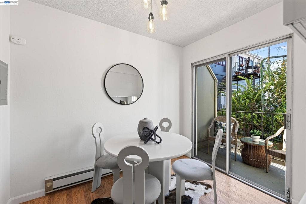 2205 San Antonio Ave, #F, Alameda, CA 94501 2205 San Antonio Ave, #F, Alameda, CA 94501