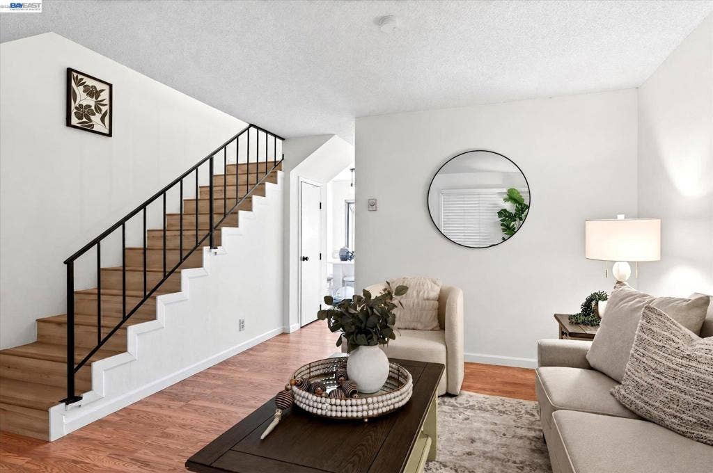 2205 San Antonio Ave, #F, Alameda, CA 94501 2205 San Antonio Ave, #F, Alameda, CA 94501