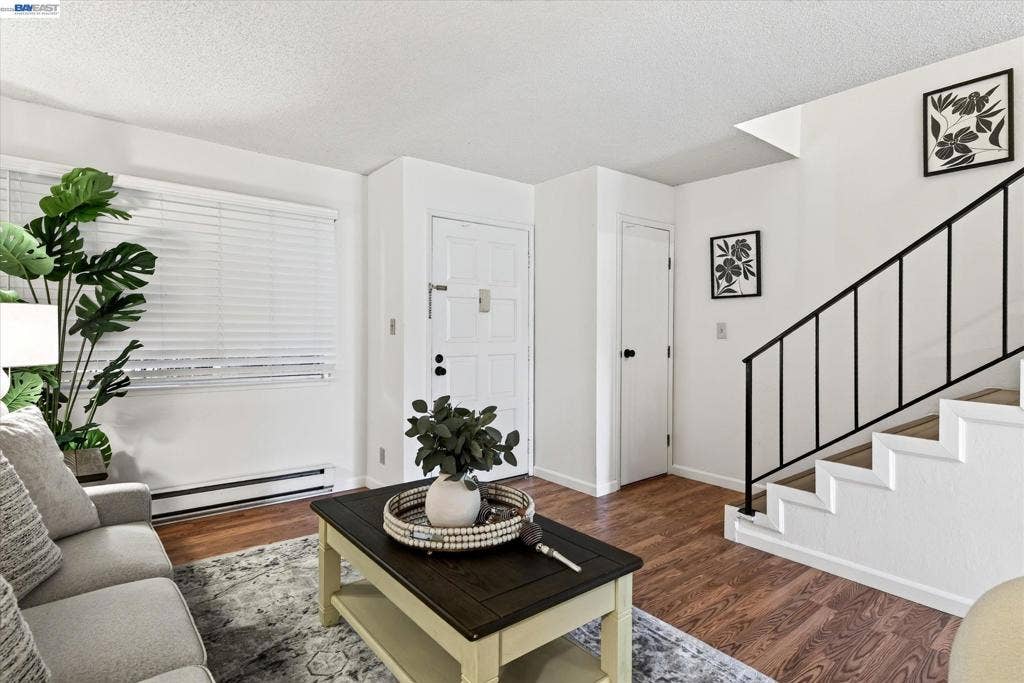2205 San Antonio Ave, #F, Alameda, CA 94501 2205 San Antonio Ave, #F, Alameda, CA 94501