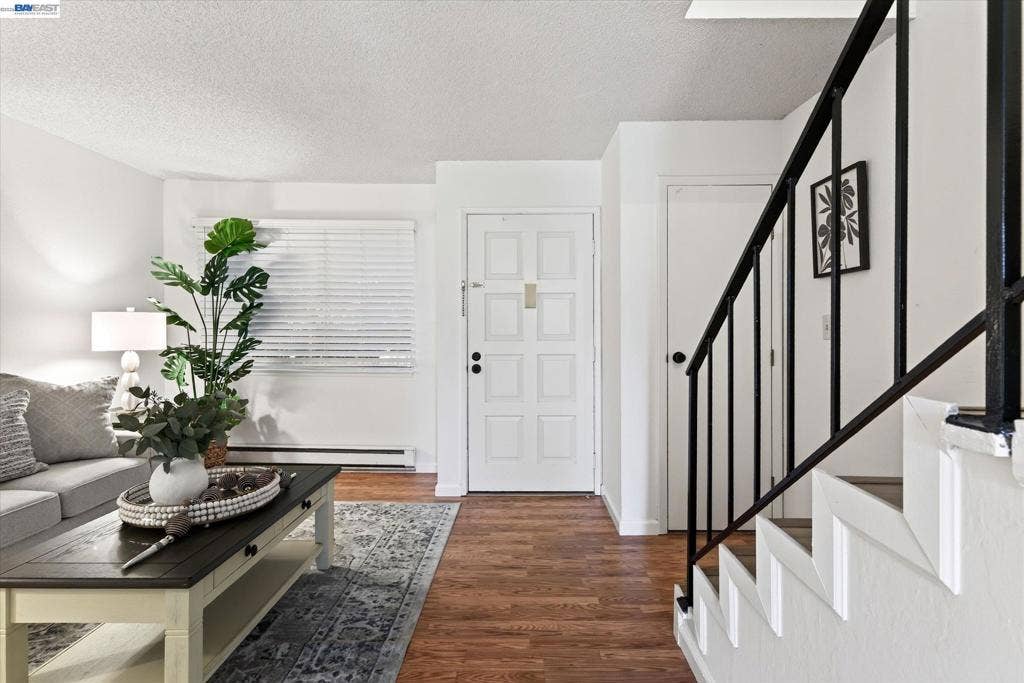 2205 San Antonio Ave, #F, Alameda, CA 94501 2205 San Antonio Ave, #F, Alameda, CA 94501