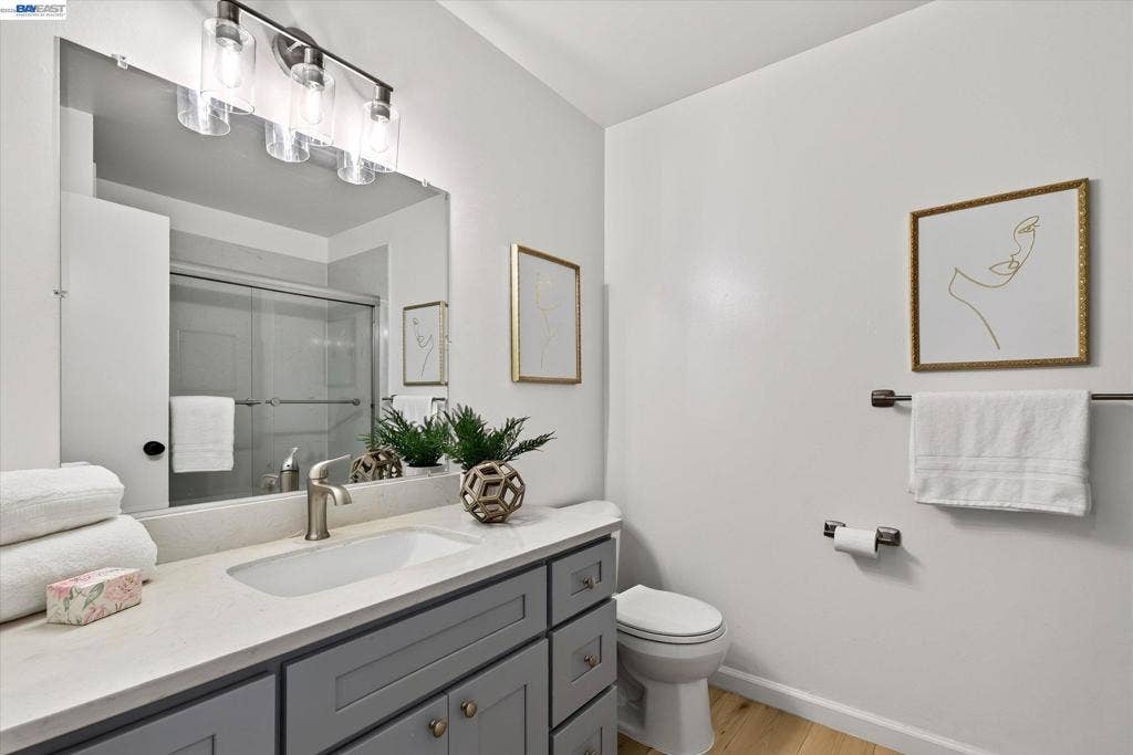 2205 San Antonio Ave, #F, Alameda, CA 94501 2205 San Antonio Ave, #F, Alameda, CA 94501