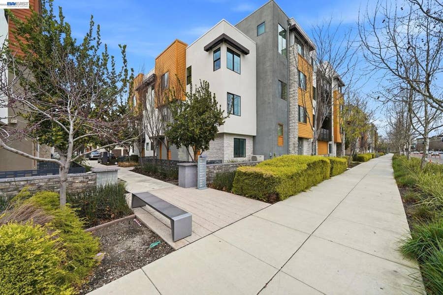 Property photo for 5862 Cadence Ave, Dublin, CA