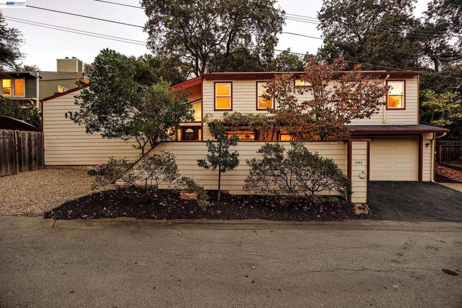 Property photo for 3364 Walnut Ln, Lafayette, CA