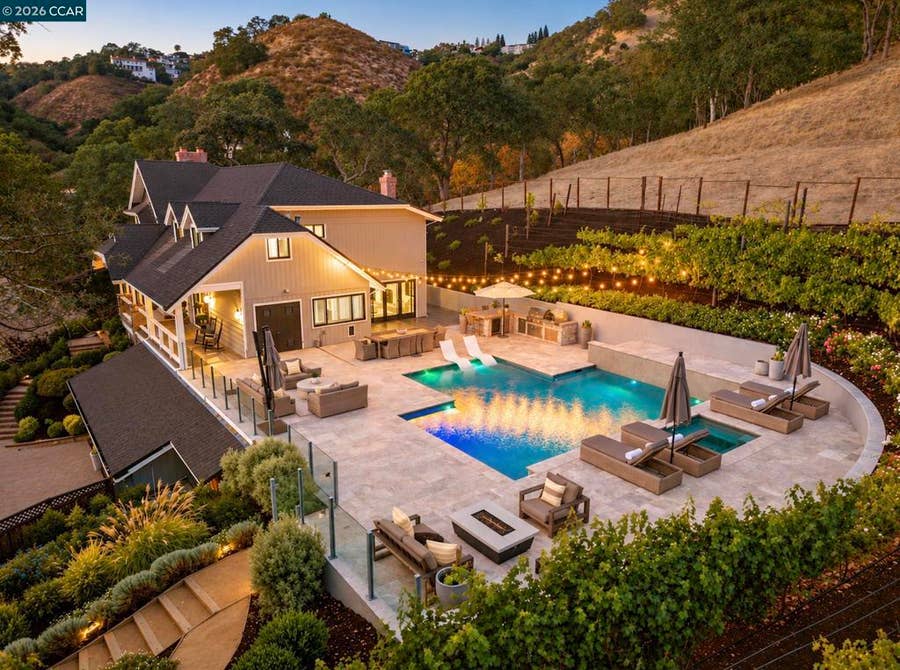 Property photo for 330 Twin Peaks Ln, Alamo, CA