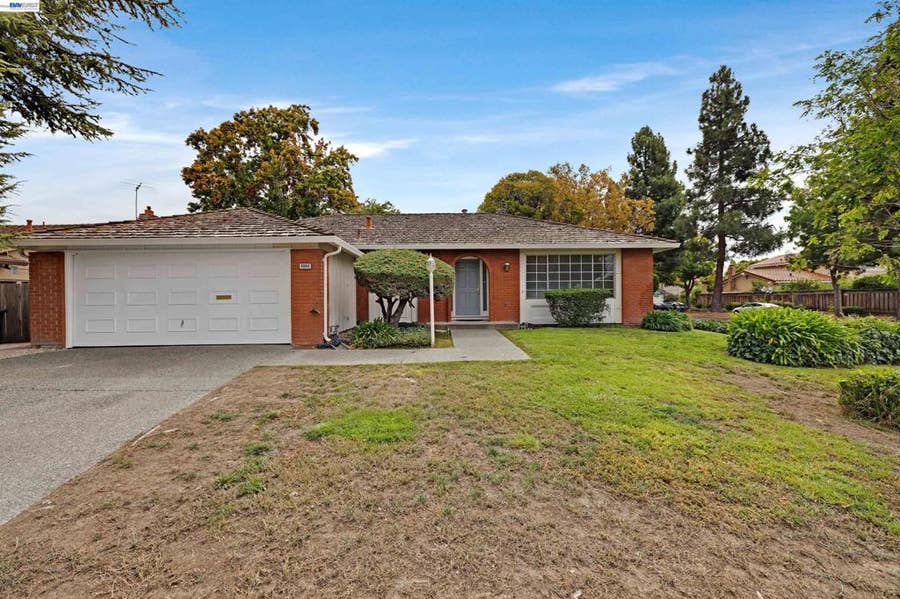 Property photo for 4980 Stafford Pl, Newark, CA