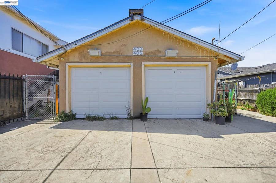Property photo for 403 105th Ave, Oakland, CA