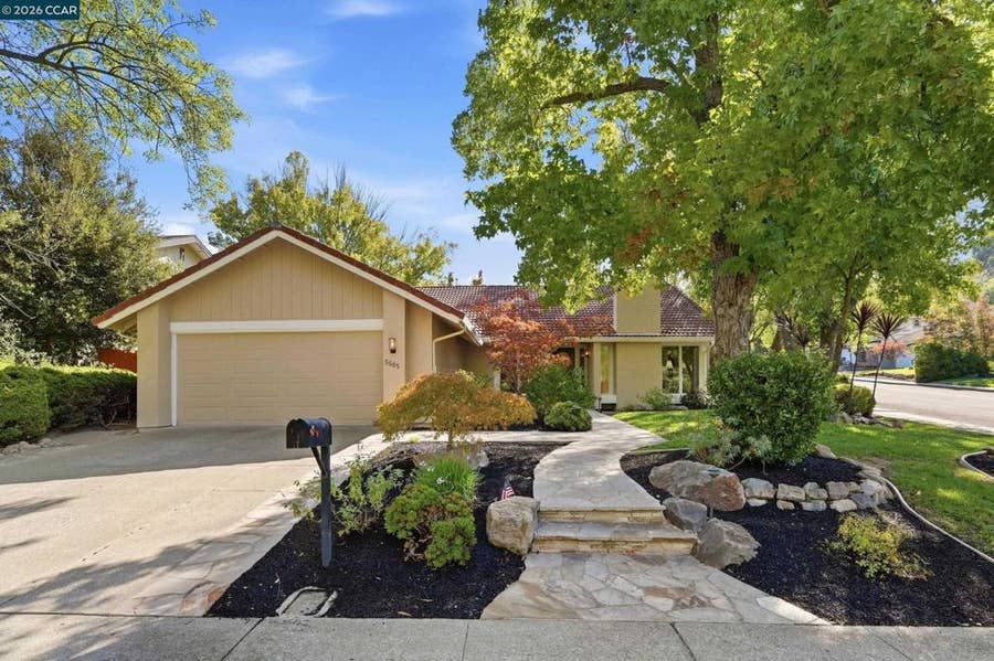 Property photo for 5685 White Mountain Ct, Martinez, CA