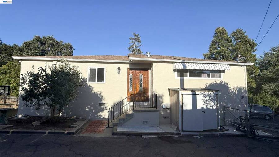 Property photo for 3682 Seven Hills Road, Castro Valley, CA