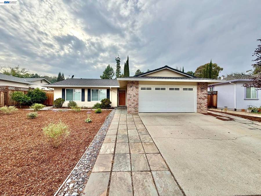 Property photo for 8525 Ousley Dr, Gilroy, CA