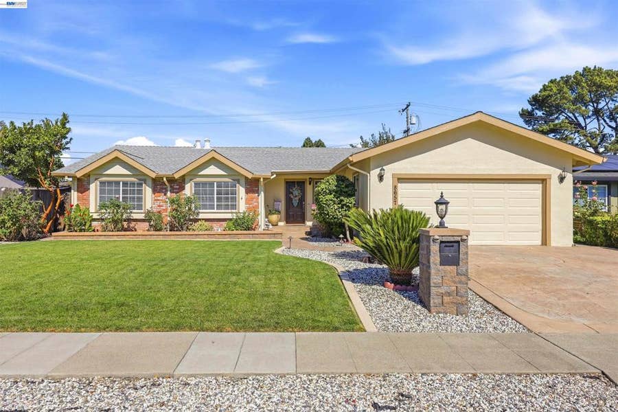 Property photo for 8657 Davona Dr, Dublin, CA