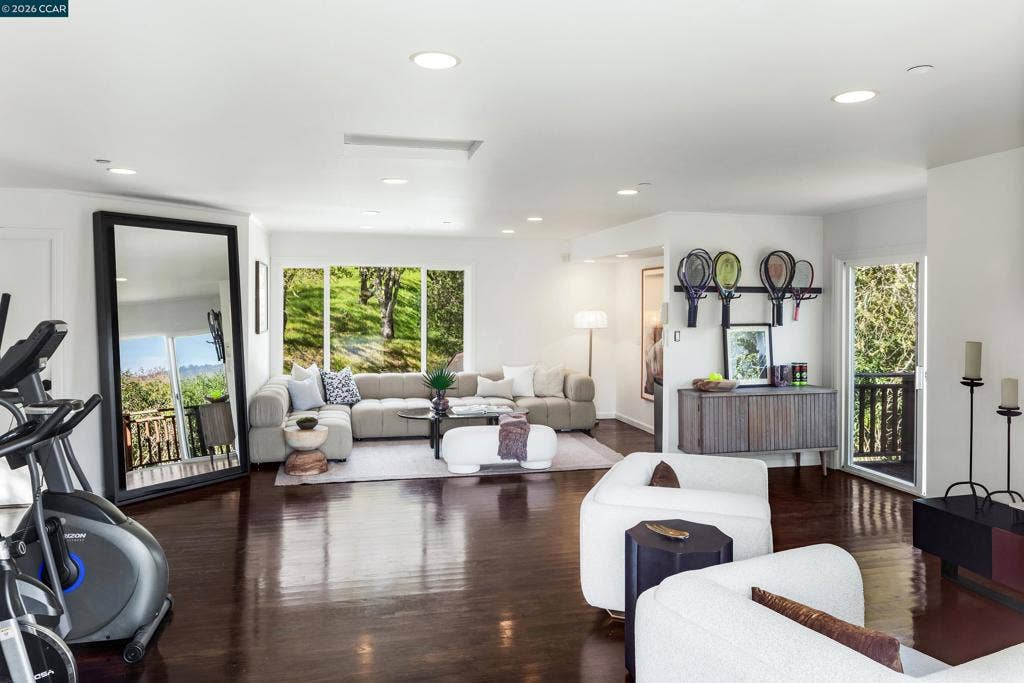4377 Warm Springs Rd, Glen Ellen, CA 95442