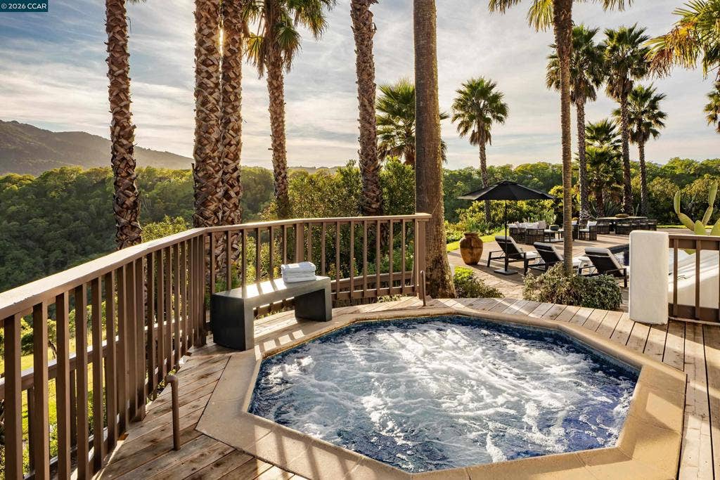 4377 Warm Springs Rd, Glen Ellen, CA 95442