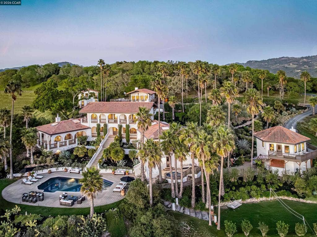 4377 Warm Springs Rd, Glen Ellen, CA 95442
