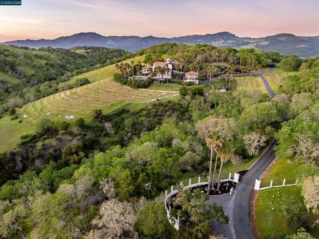 4377 Warm Springs Rd, Glen Ellen, CA 95442