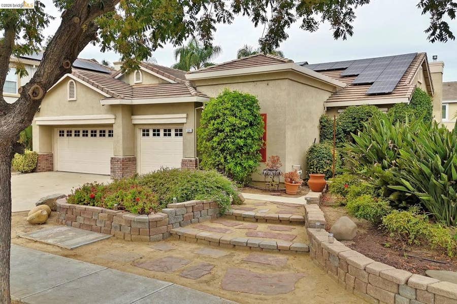 Property photo for 1341 Crescent Drive, Brentwood, CA