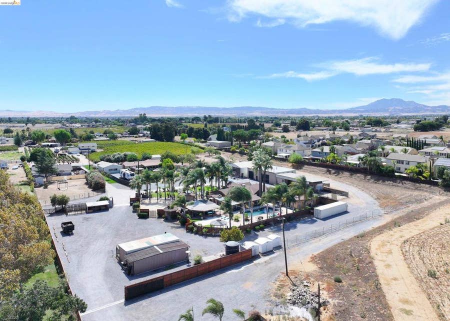 Property photo for 340 W Bolton Rd, Oakley, CA
