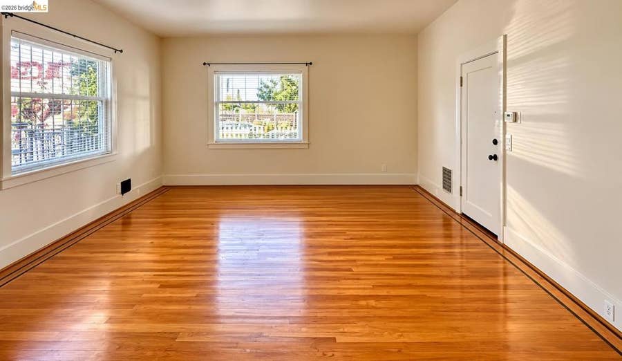 Property photo for Oakland, CA