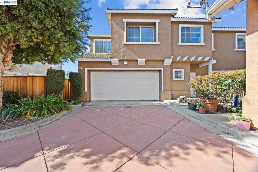 Property photo for 33011 Carrara Ter, Union City, CA