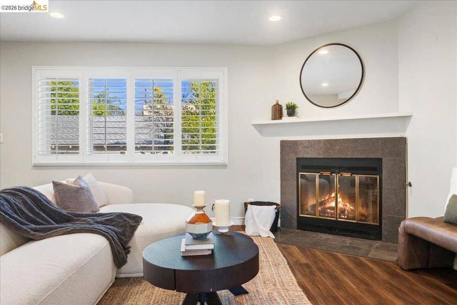 Property photo for 163 N Parkwood AVE, #APT 3, Pasadena, CA