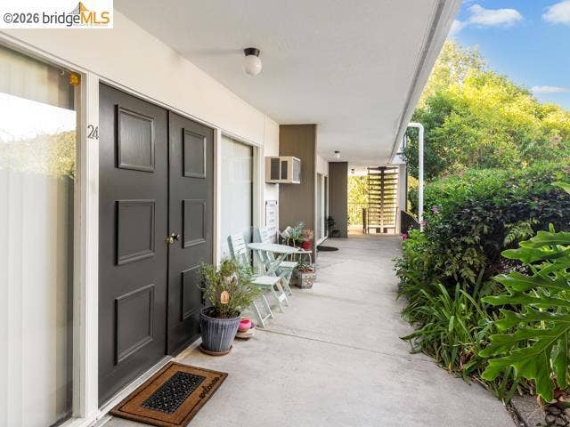 950 Mountain View Dr, Lafayette, CA 94549