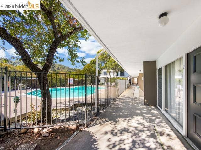 950 Mountain View Dr, Lafayette, CA 94549
