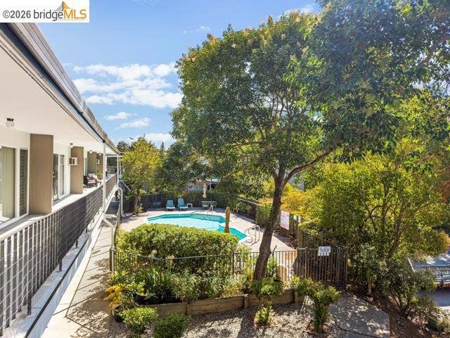 950 Mountain View Dr, Lafayette, CA 94549