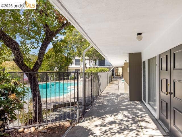 950 Mountain View Dr, Lafayette, CA 94549