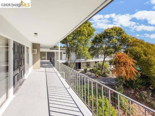 950 Mountain View Dr, Lafayette, CA 94549
