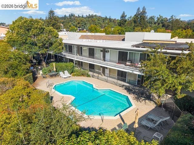 950 Mountain View Dr, Lafayette, CA 94549