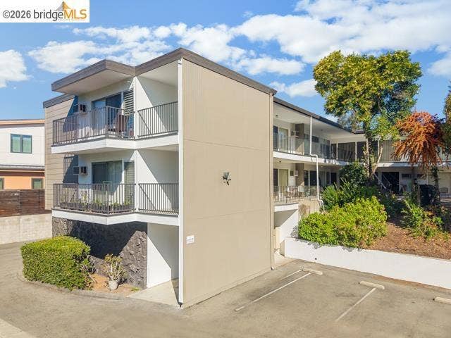 950 Mountain View Dr, Lafayette, CA 94549