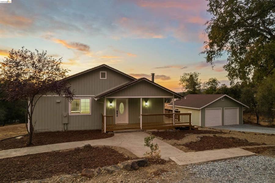 Property photo for 19676 Rawhide Rd, Sonora, CA
