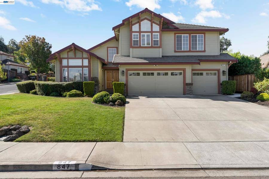 Property photo for 847 E Angela St, Pleasanton, CA