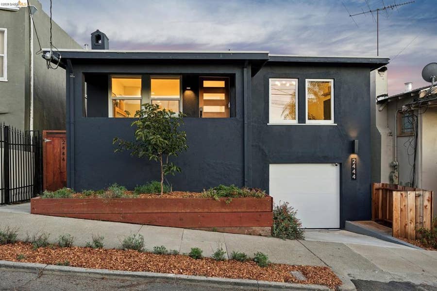Property photo for 2444 Renwick St, Oakland, CA
