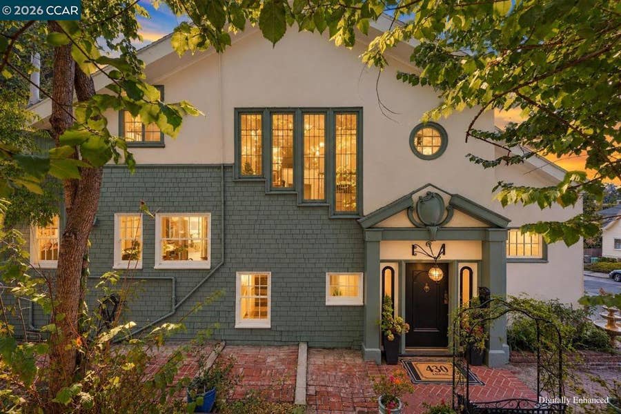 Property photo for 430 Adams St, Oakland, CA