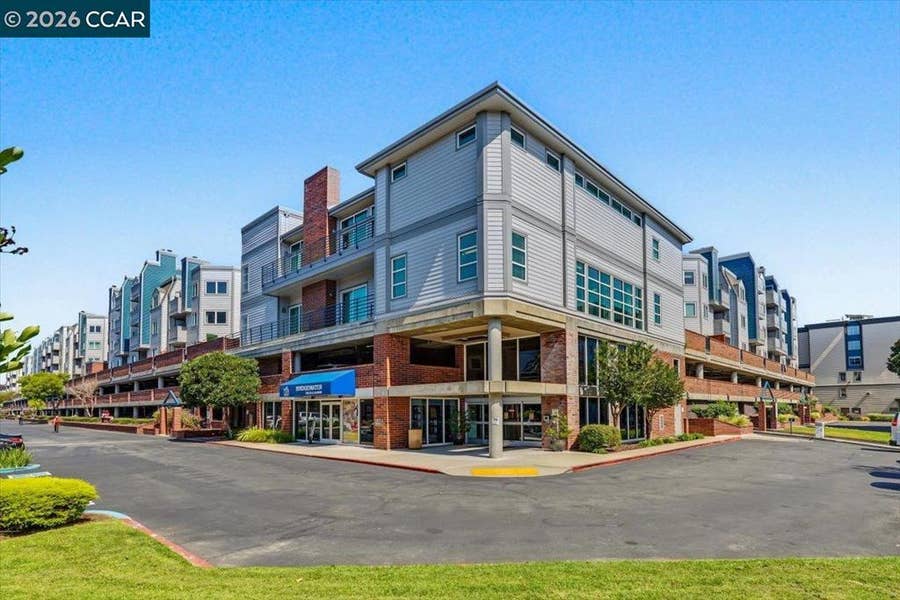 Property photo for 6400 Christie Ave, #2221, Emeryville, CA