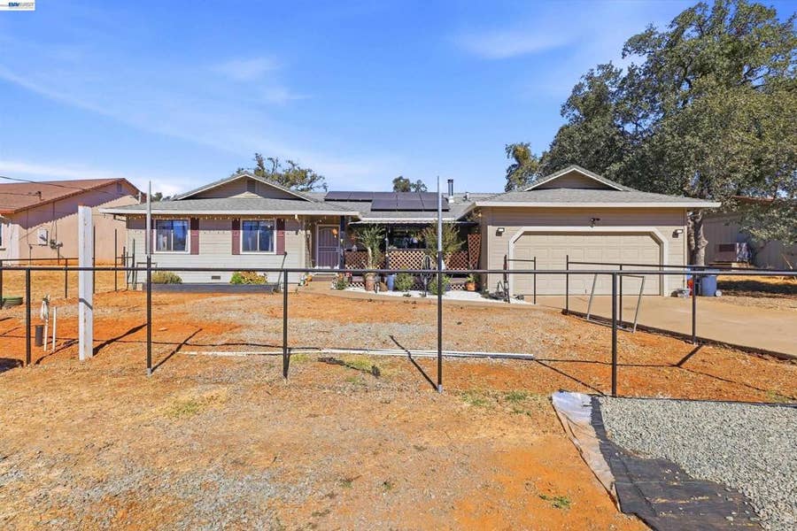 Property photo for 6696 Baldwin St, Valley Springs, CA