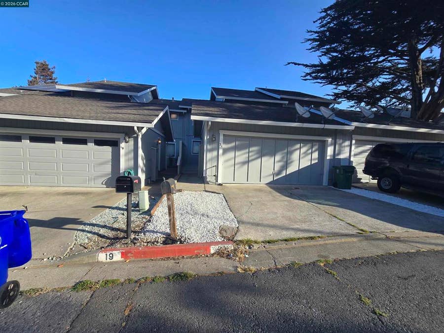 Property photo for 21 Dove Ln, Richmond, CA