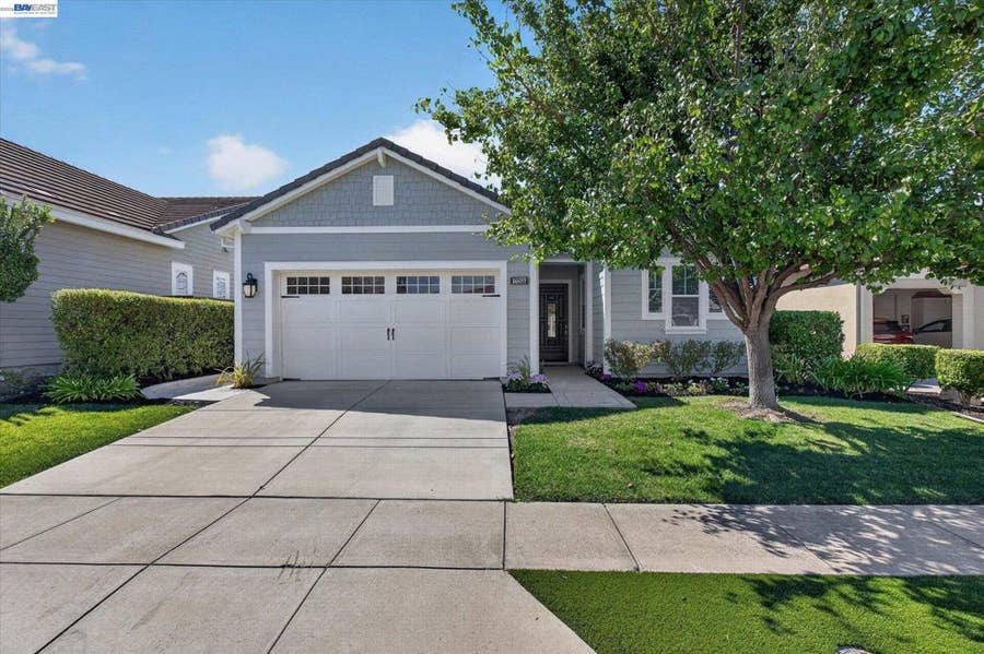 Property photo for 1609 Zinfandel Dr, Brentwood, CA