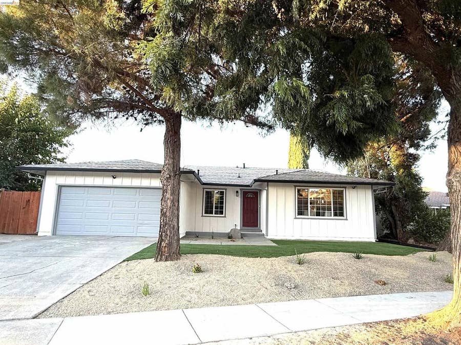 Property photo for 1249 Metten Ave, Pittsburg, CA
