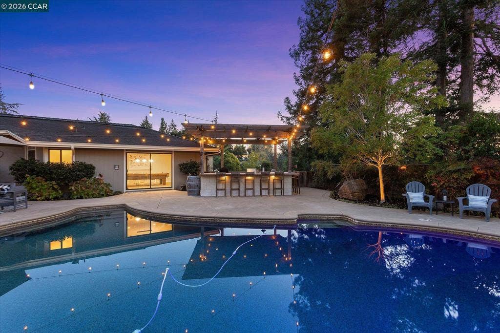 4572 Ewing Rd, Castro Valley, CA 94546 4572 Ewing Rd, Castro Valley, CA 94546