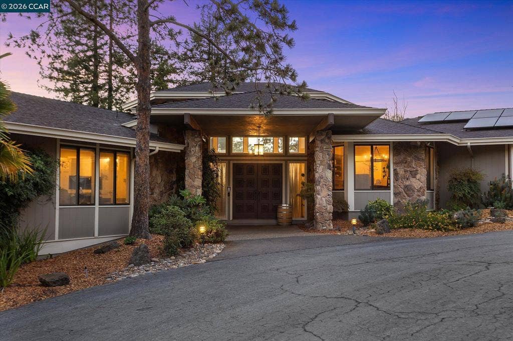 4572 Ewing Rd, Castro Valley, CA 94546 4572 Ewing Rd, Castro Valley, CA 94546