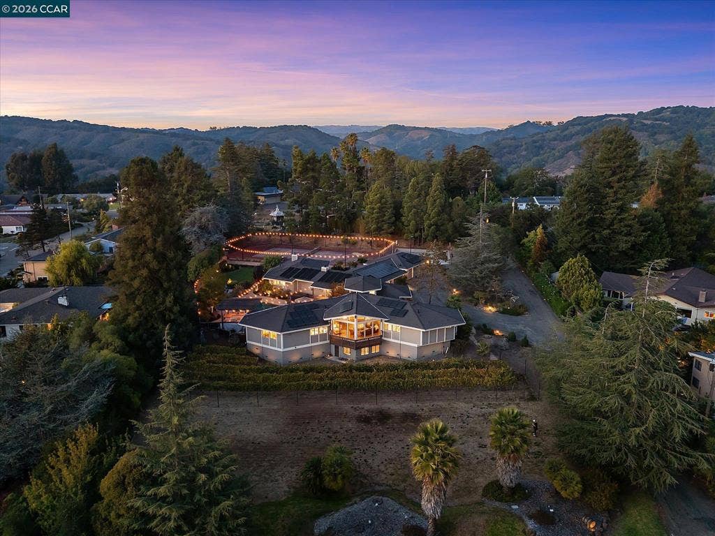 4572 Ewing Rd, Castro Valley, CA 94546 4572 Ewing Rd, Castro Valley, CA 94546