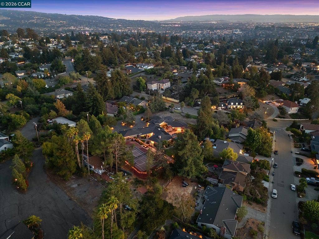 4572 Ewing Rd, Castro Valley, CA 94546 4572 Ewing Rd, Castro Valley, CA 94546