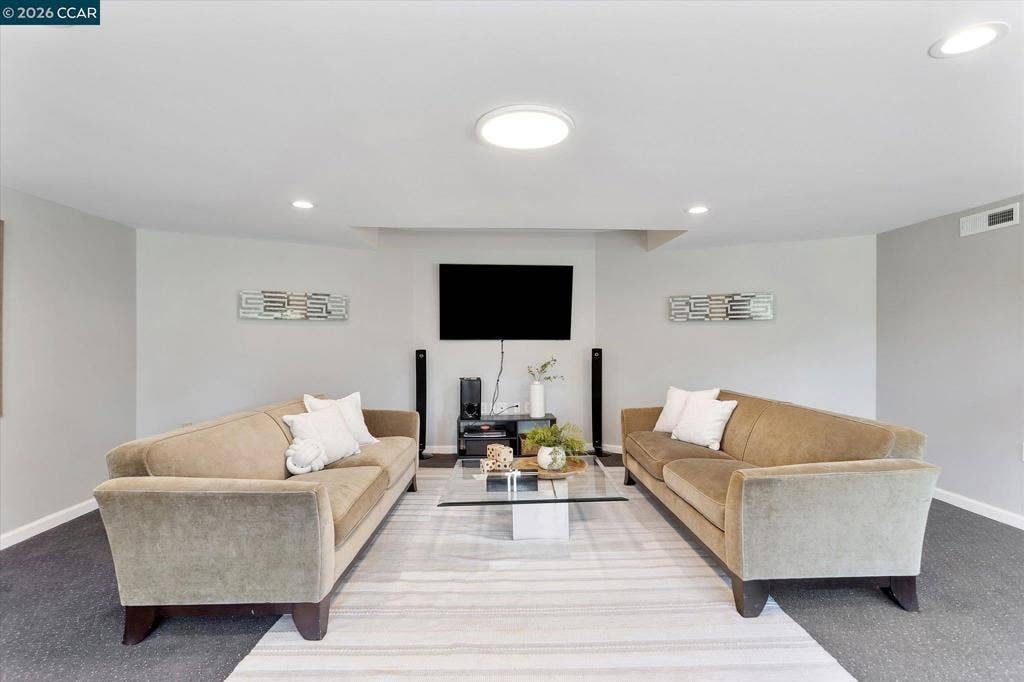4572 Ewing Rd, Castro Valley, CA 94546 4572 Ewing Rd, Castro Valley, CA 94546