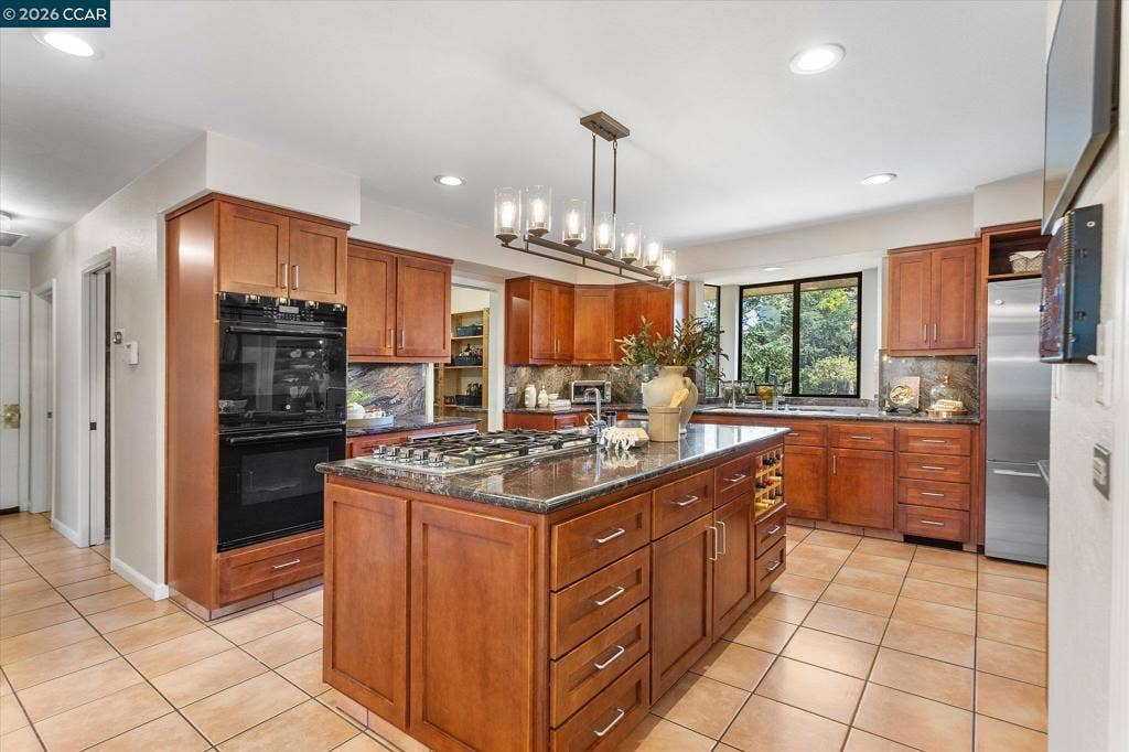 4572 Ewing Rd, Castro Valley, CA 94546 4572 Ewing Rd, Castro Valley, CA 94546