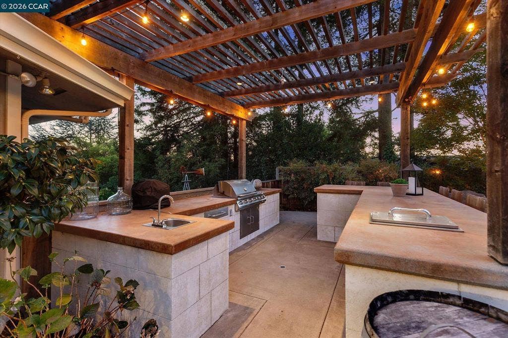 4572 Ewing Rd, Castro Valley, CA 94546 4572 Ewing Rd, Castro Valley, CA 94546